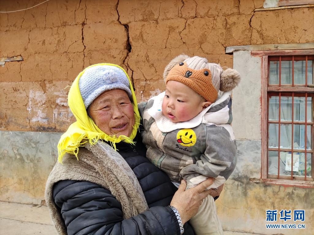 黑颈鹤怕人,但不怕"她们"