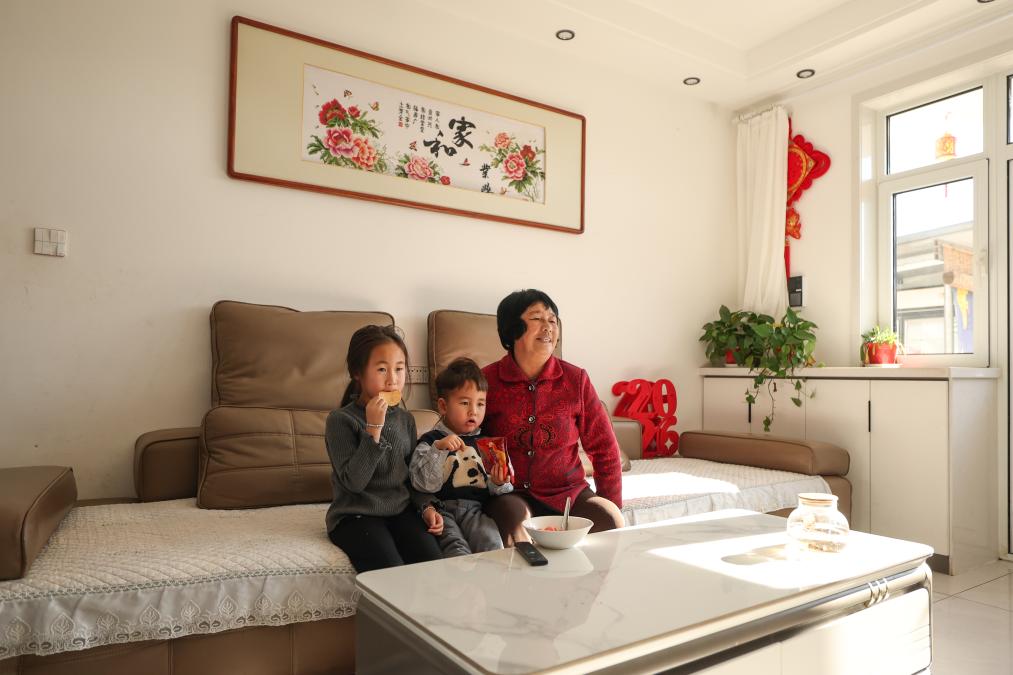 特写：屋子里的欢声笑语——一个东北乡村的振兴新图景-新华网