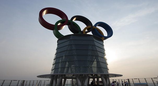 北京奥林匹克塔奥运五环标志落成