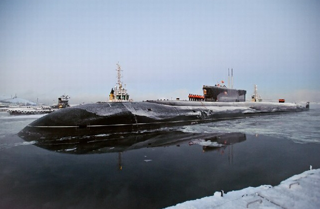 俄北风之神核潜艇破冰起航