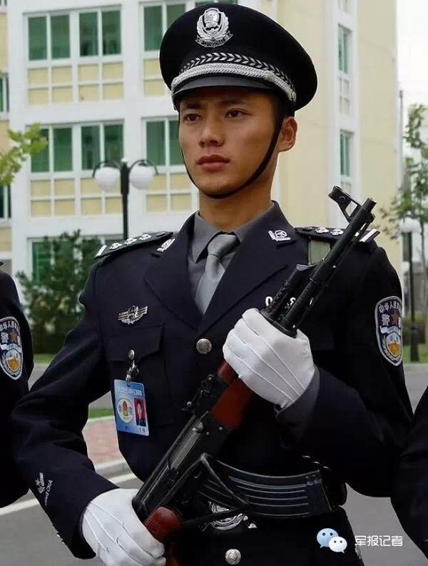 组图谁敢说土解放军气质帅哥大pk