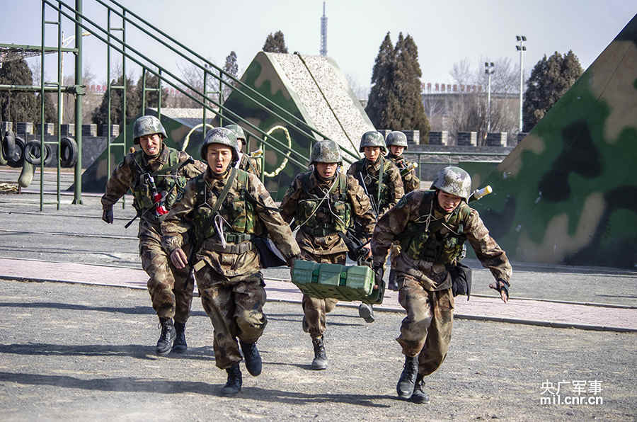 石家庄机械化步兵学院冬训:学员练兵对接战场