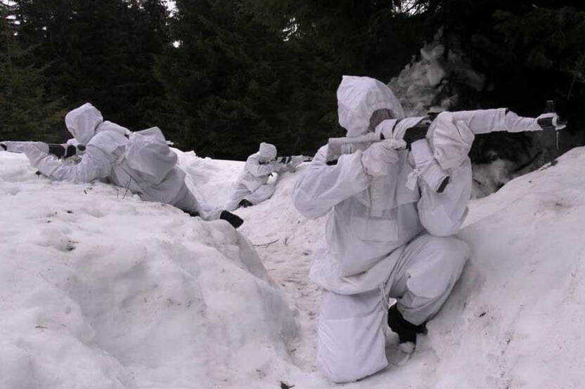 雪地隐身哪家强图说世界各国军队雪地迷彩伪装