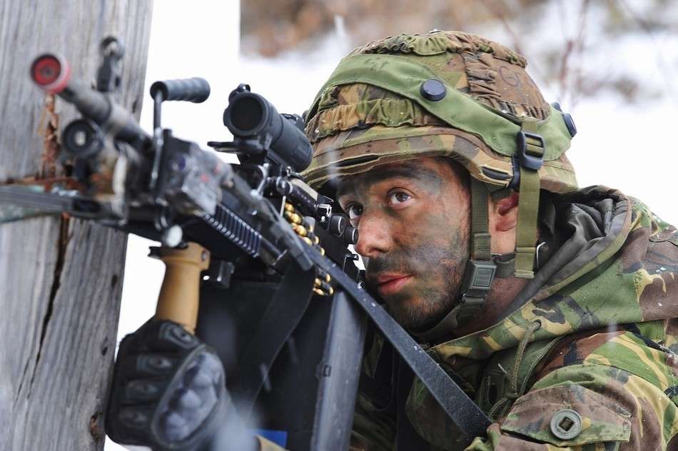 荷兰精锐部队参加北约冬季训练