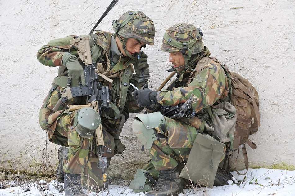 荷兰精锐部队参加北约冬季训练