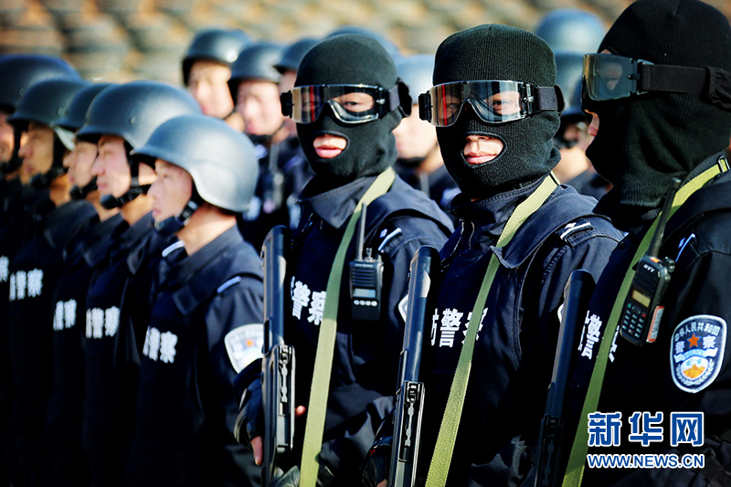 中国第三支赴利比里亚维和警察防暴队举行集训汇报演练