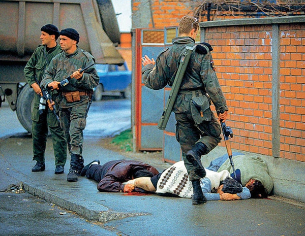 战地摄影师自述:死亡线上按下的快门