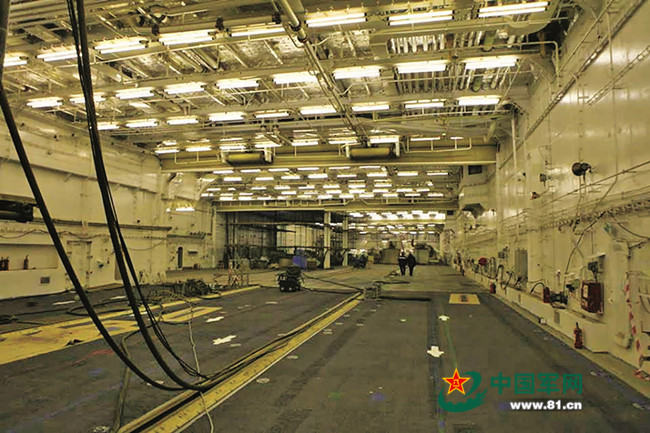 揭秘印度超日王航空母舰内部照