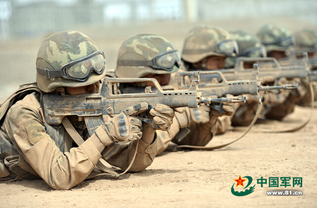 武警新疆边防利剑突击队队员实战训练