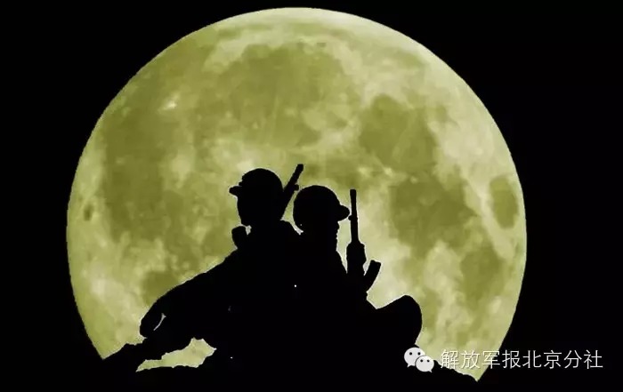 谁说军营男儿不流泪只是未到动情时