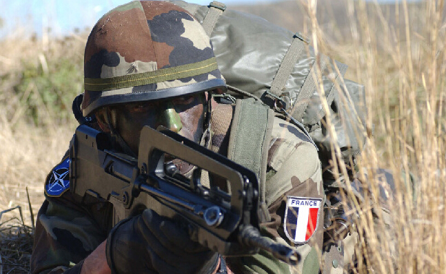 第九名:famas(法国)