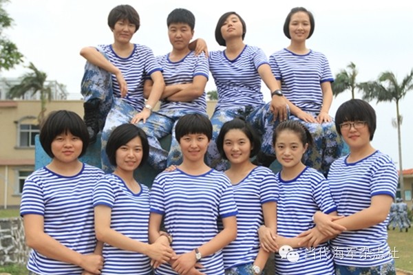 晒晒军中女神私房照也爱红妆也卖萌