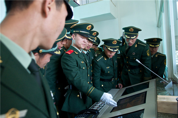 武警沈阳指挥学院赴勤务基地参观见学