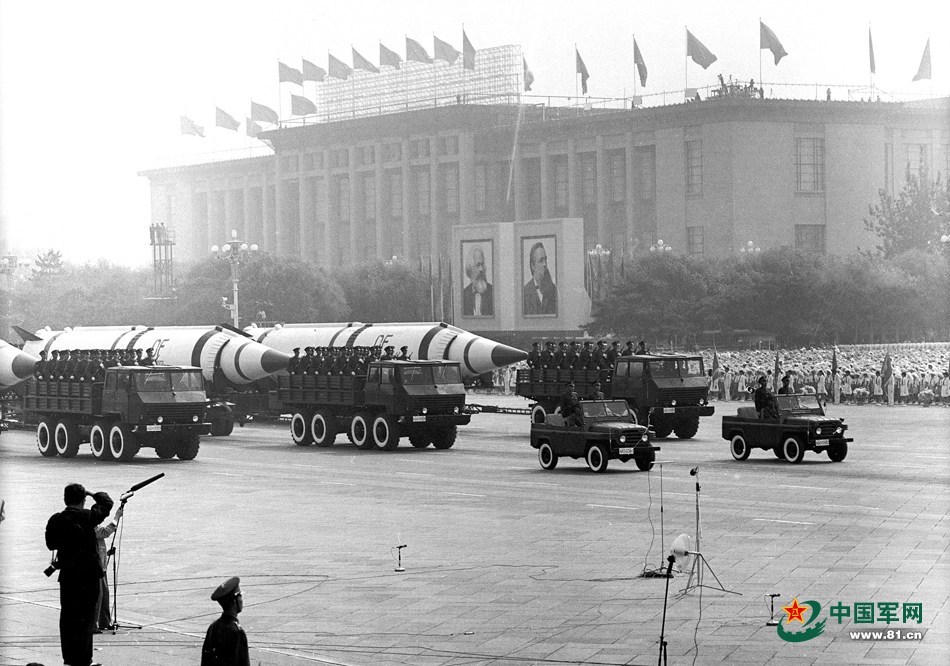 84阅兵经典照反舰导弹战略导弹首次公开亮相