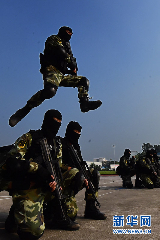 广东边防机动支队开展野外实兵拉练锤炼部队战斗力