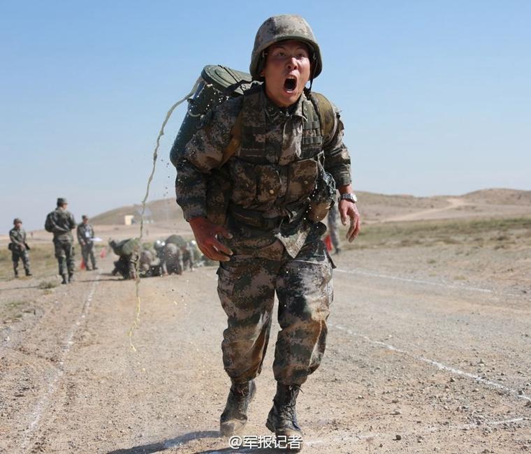 组图全景展现高原下的部队保障系统大比武