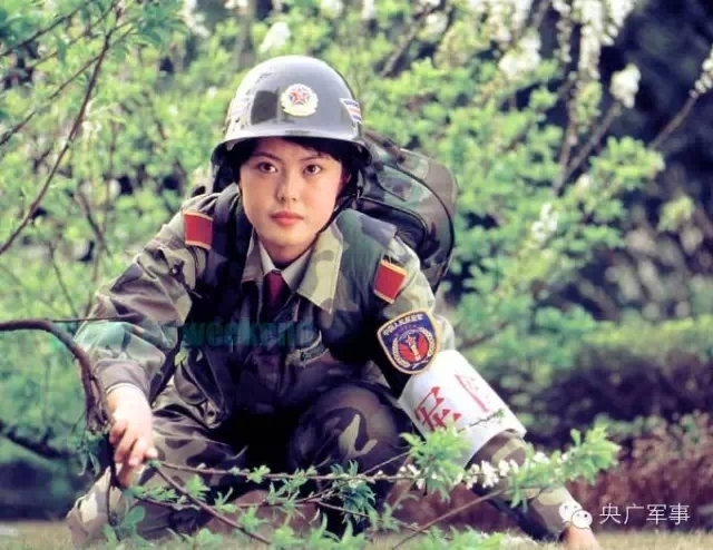 没有美颜技术六七十年代中国女兵自然之美