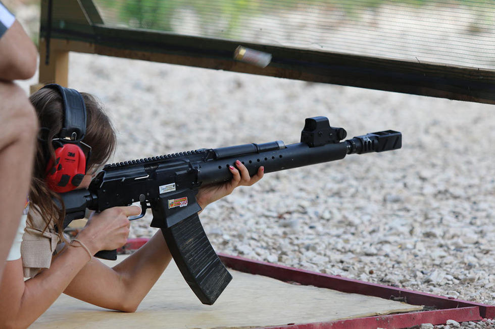 霰弹枪射击大赛魔改版ak抢眼