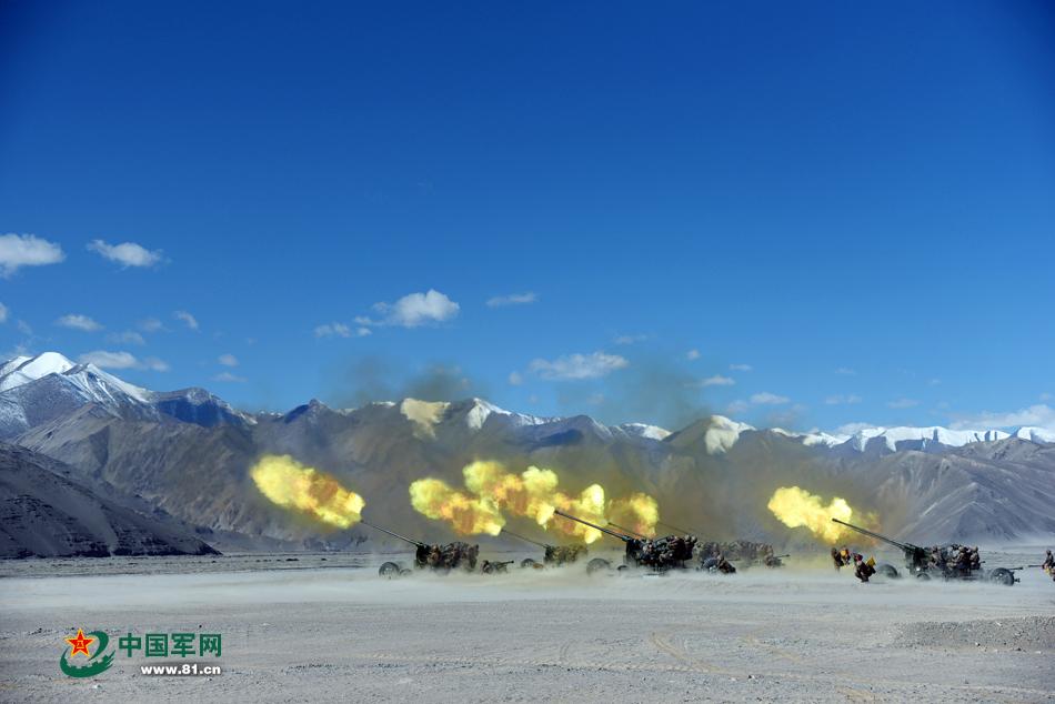 组图雪山脚下解放军高炮团实弹射击