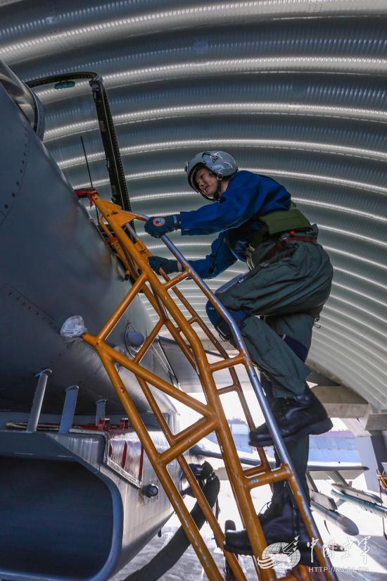 颜值爆表中国空军歼10空中加油美照