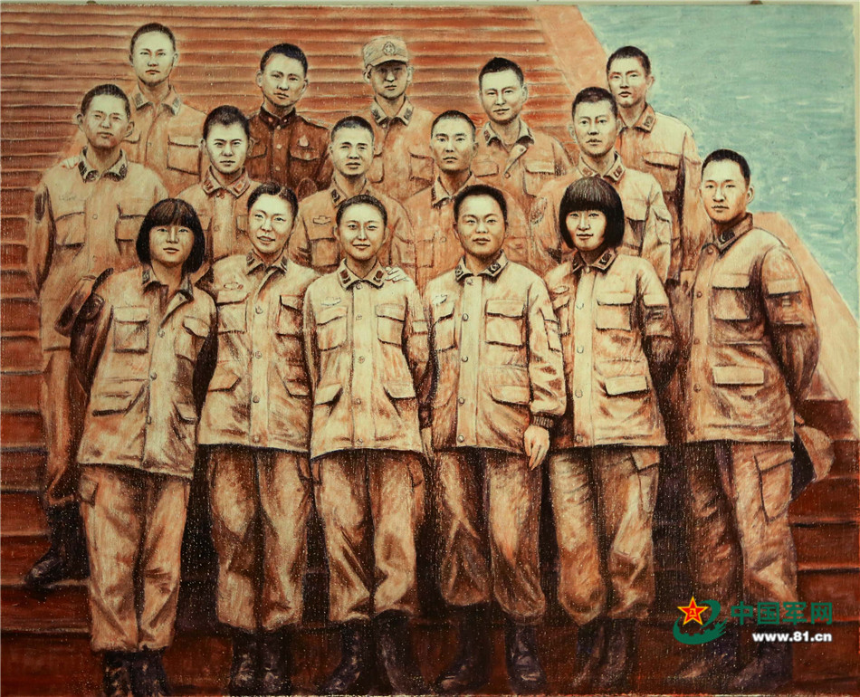 战士画笔下的通信女兵清秀俊丽好模样组图