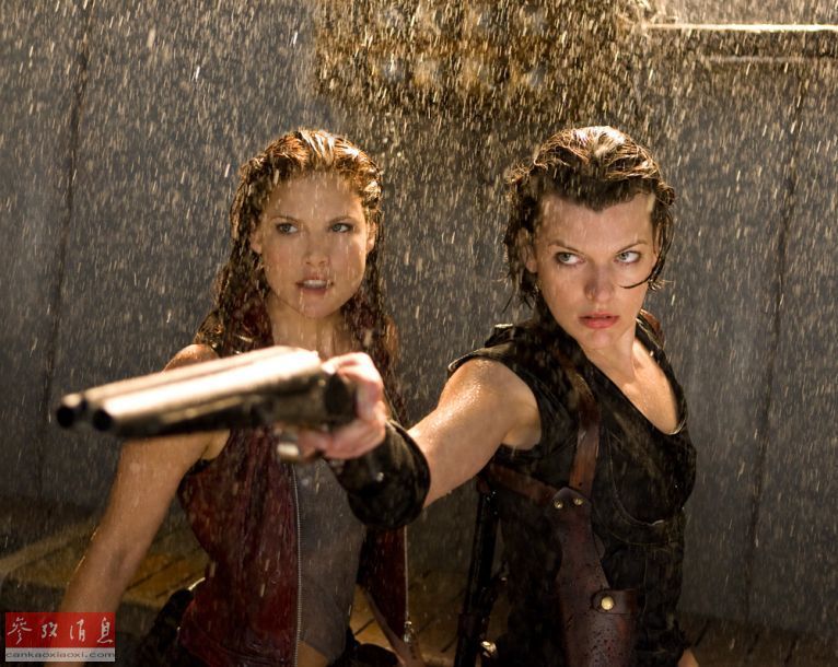 玩枪美女格外性感中外辣妹重装来袭