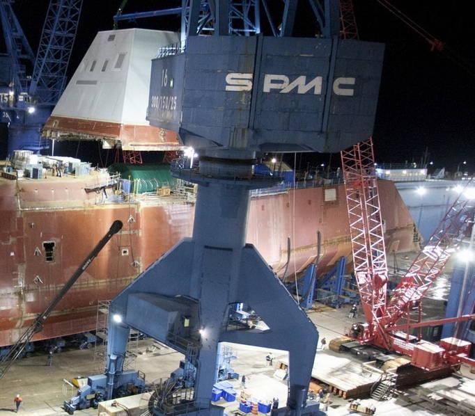 江南造船1600吨龙门吊组装完成 可用于建造航母