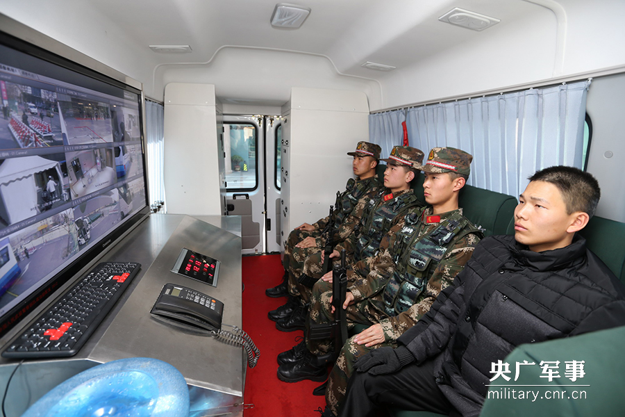 探访武警官兵"两会"执勤第一天