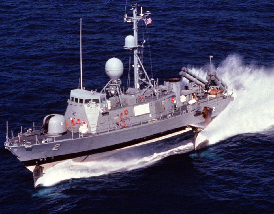 咋不上天美军水翼导弹艇海上飞驰好拉风