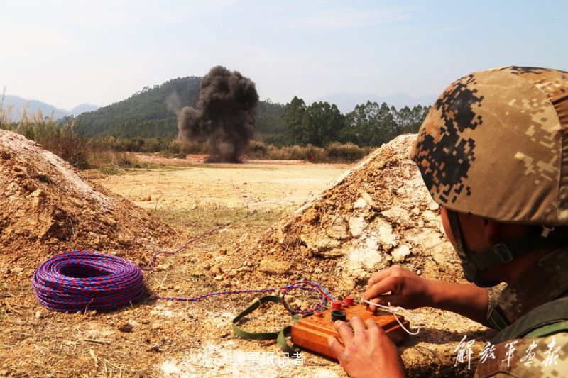 爆破训练不玩虚的轰隆一声响