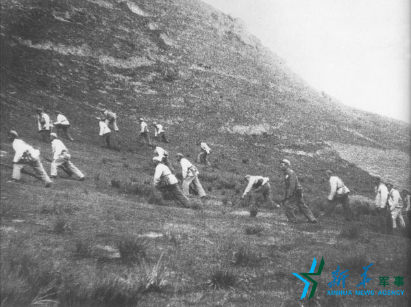 青海剿匪青海长期受国民党马步芳集团的黑暗统治,1949年3月25日,匪首