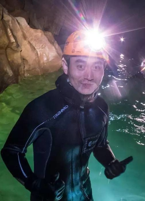 参加洞穴训练的叶。 参加洞穴训练的叶。