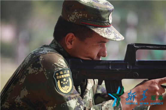 天山雄鹰从课堂飞到部队里武警8673部队维吾尔族大学生战士买买提疆