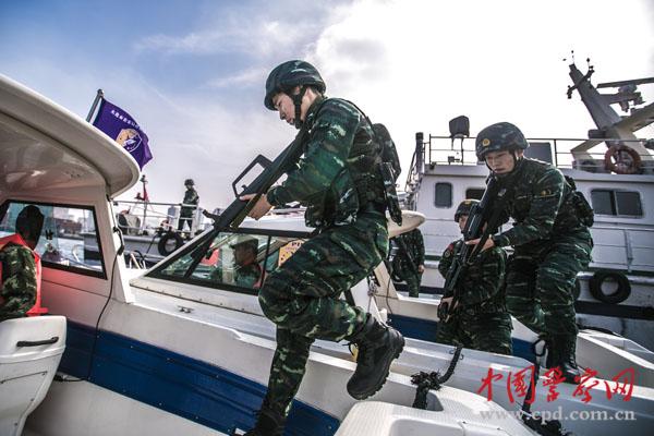 大连边防支队开展海上反恐处突演练-新华网