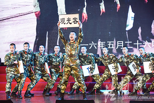 砥砺前行"主题文艺汇演在济南举行,公安部边防管理局高连斌副局长