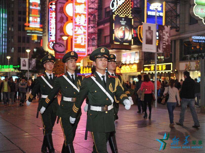 霓虹灯下的新哨兵——走进南京路上当代"好八连"