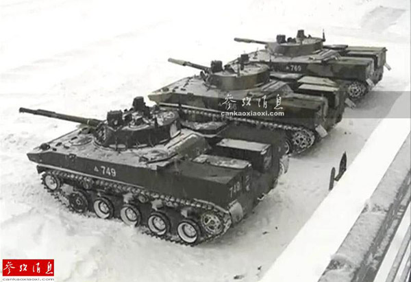 该型战车装备有1门2a70式100毫米线膛炮,1门2a72式30毫米机关炮,1挺