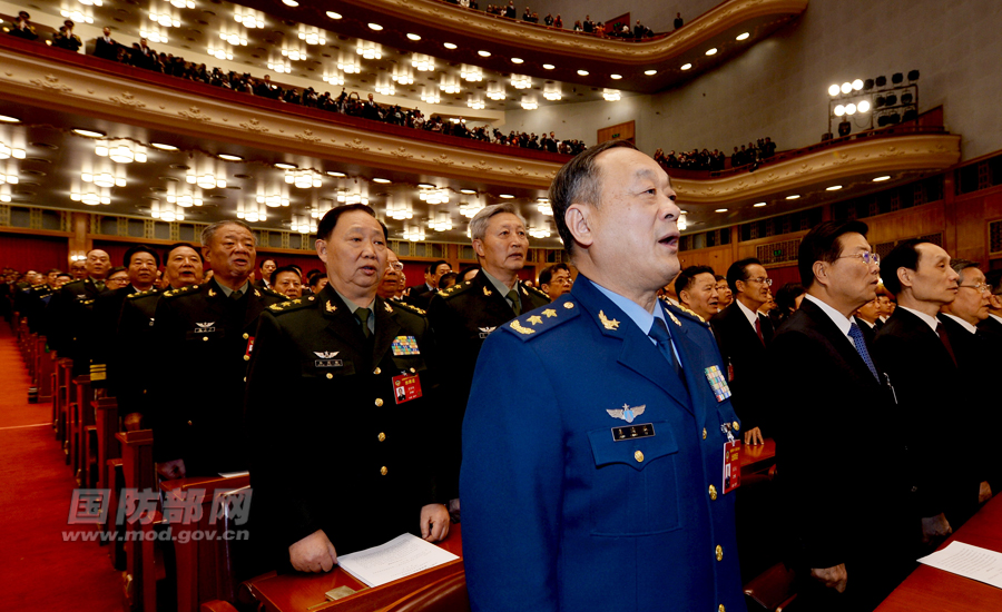 两会中的解放军代表团