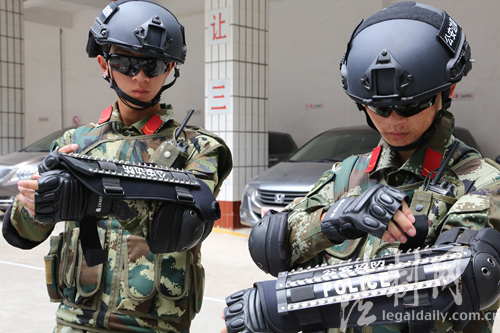 广东汕尾边防配备特战装备提高车辆查缉成效