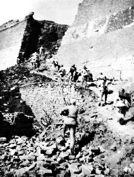 （建军90周年&middot;90个第一&middot;图文互动）解放战争中第一个攻克10万重兵据守城市的战役：济南战役