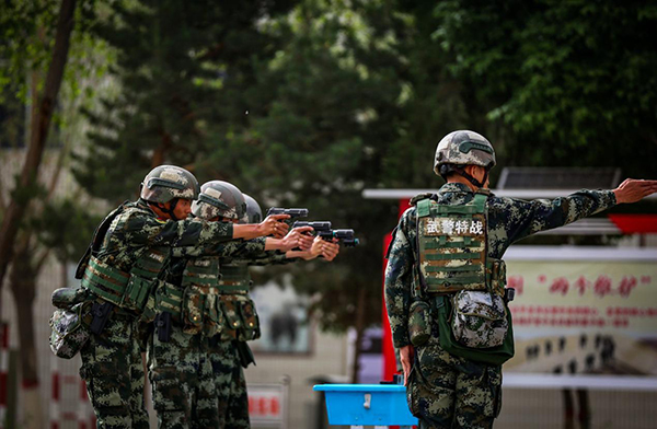 武警甘肃总队酒泉支队组织年度教练员集训暨课目演示