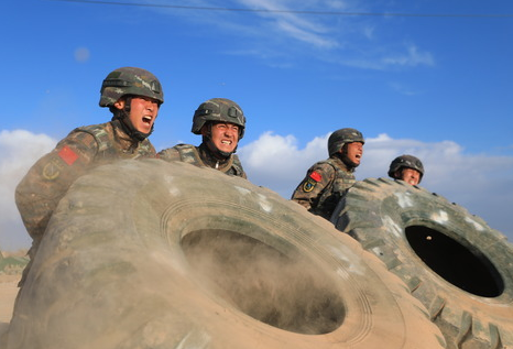 武警新疆总队某机动支队特战一中队官兵牢记领袖嘱托锻造尖兵