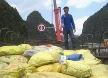 广西旧州公安检查站查获各类光碟16吨