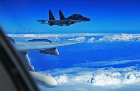 40多架各型战机前出西太平洋 中国空军检验远海实战能力