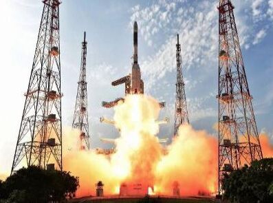 印度成功发射&ldquo;一箭八星&rdquo; 卫星将入地球极地轨道