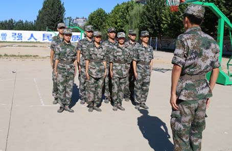 军训教官表白，纪律面前不该有的闹剧