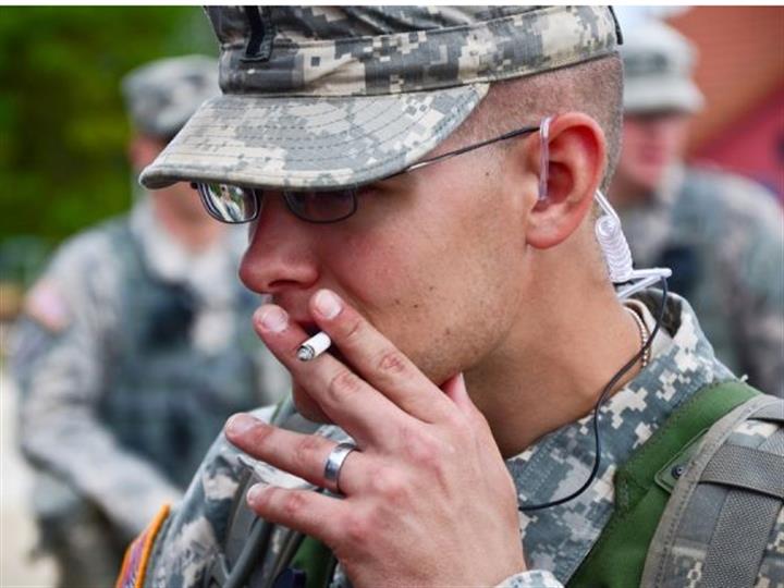 美军报告揭军队健康问题:3成军人酗酒5成睡眠不足