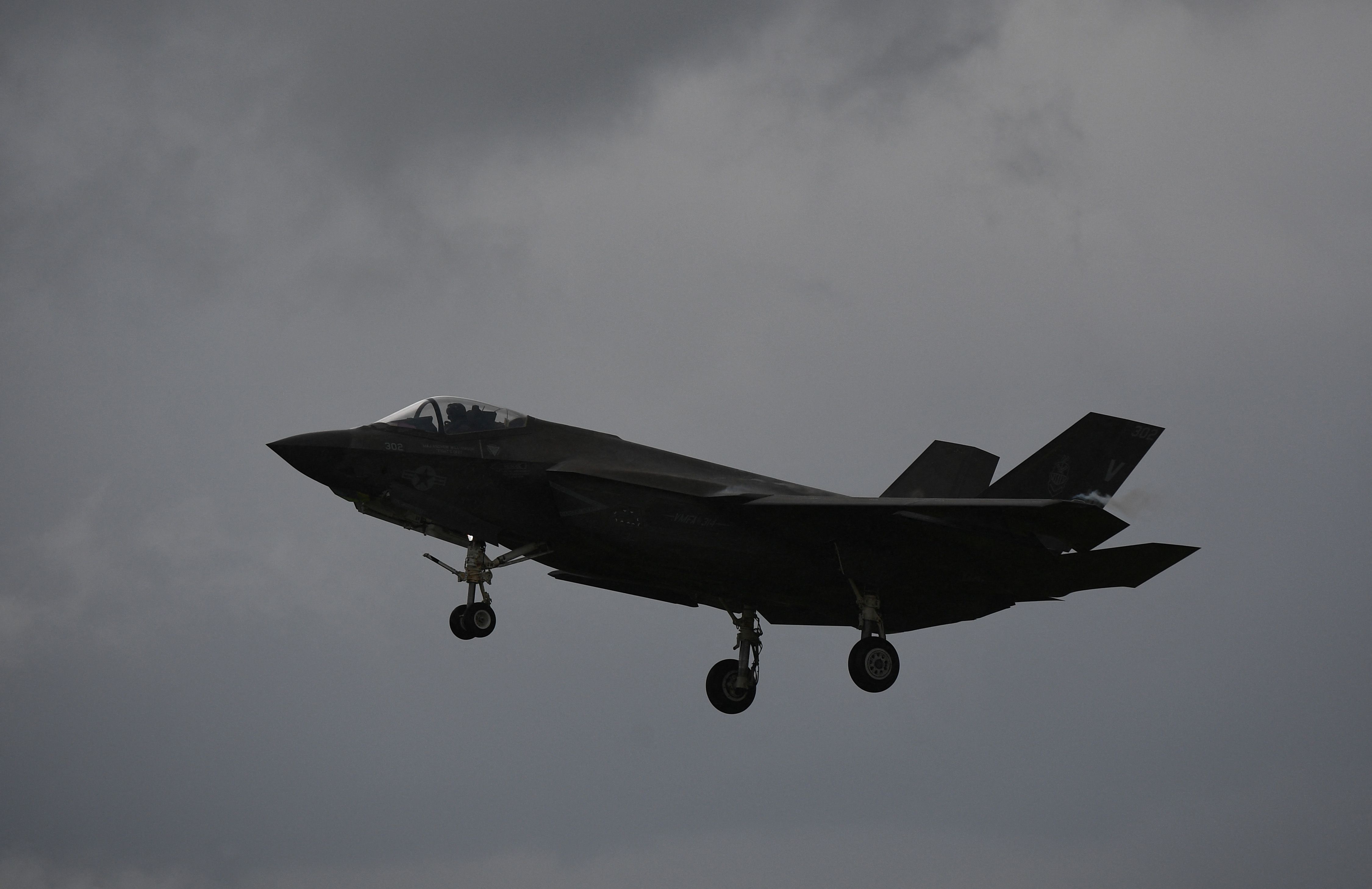 俄加快在西部新建两个军区环球军情中国军情无人机与歼16同框训练画面