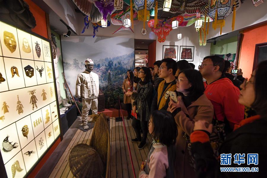 （新华网）（1）乡土艺术走进博物馆