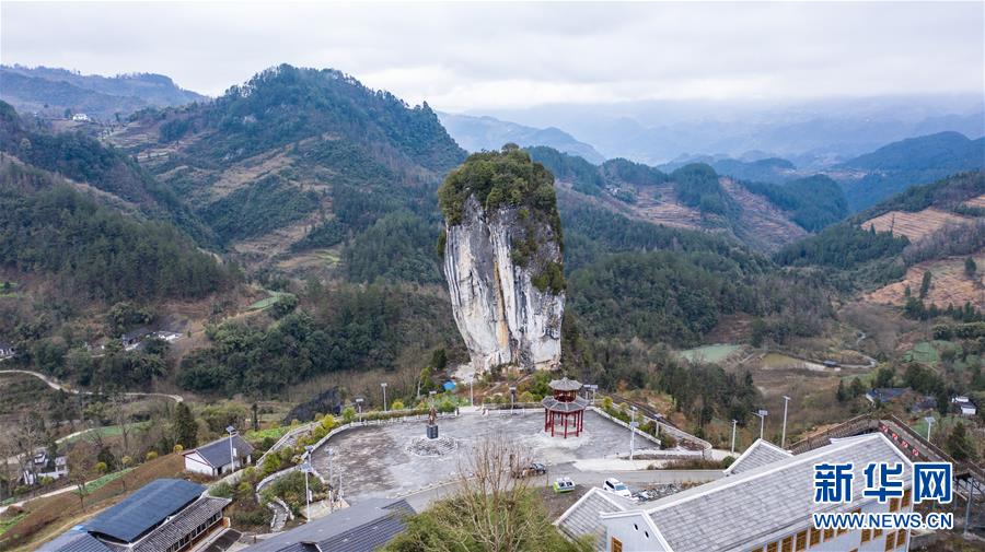 在贵州省遵义市道真仡佬族苗族自治县忠信镇石笋村,有一处奇特的石峰